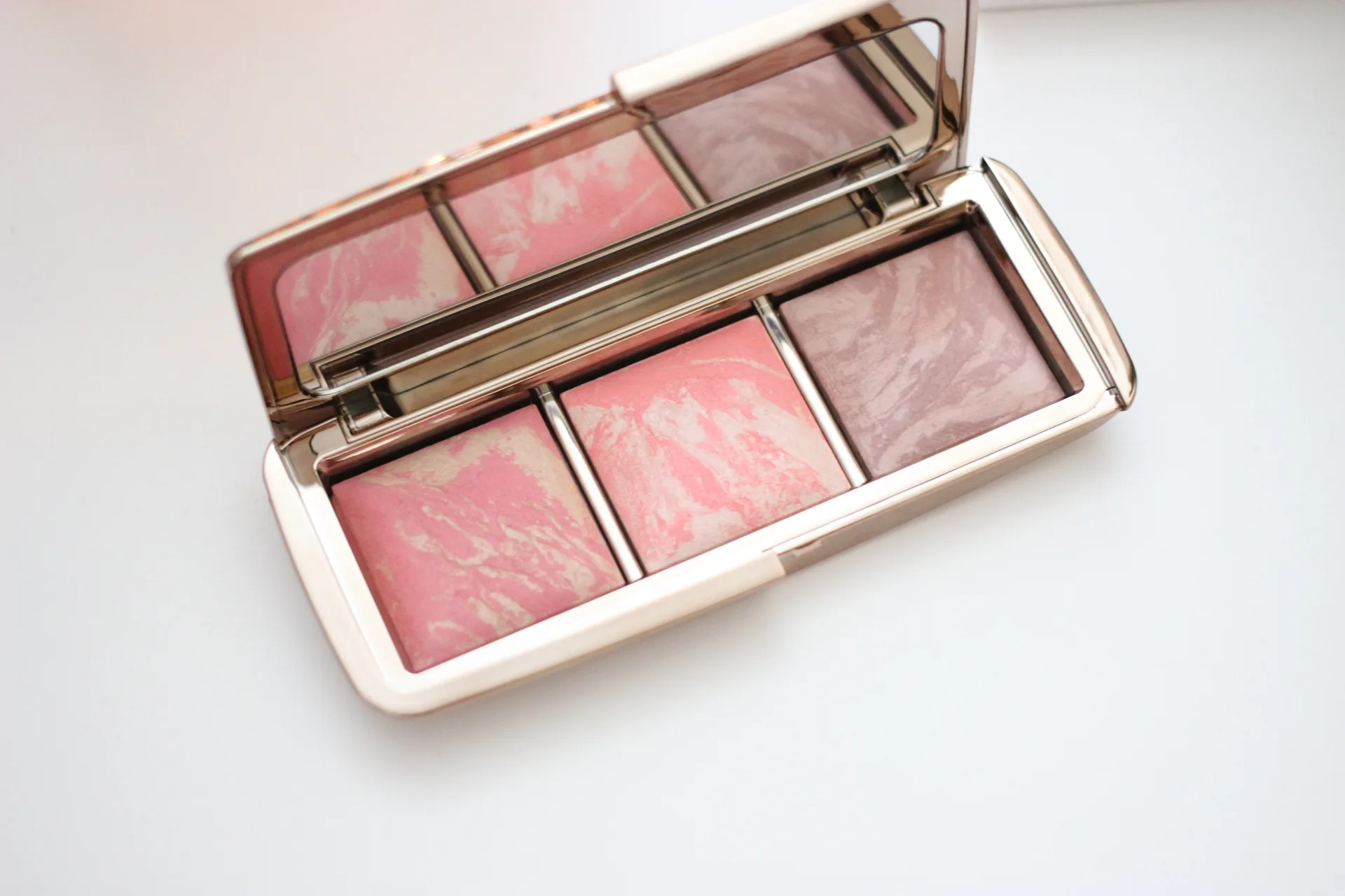 HOURGLASS AMBIENT LIGHTING BLUSH PALETTE (NEW IN!) - The Girl In